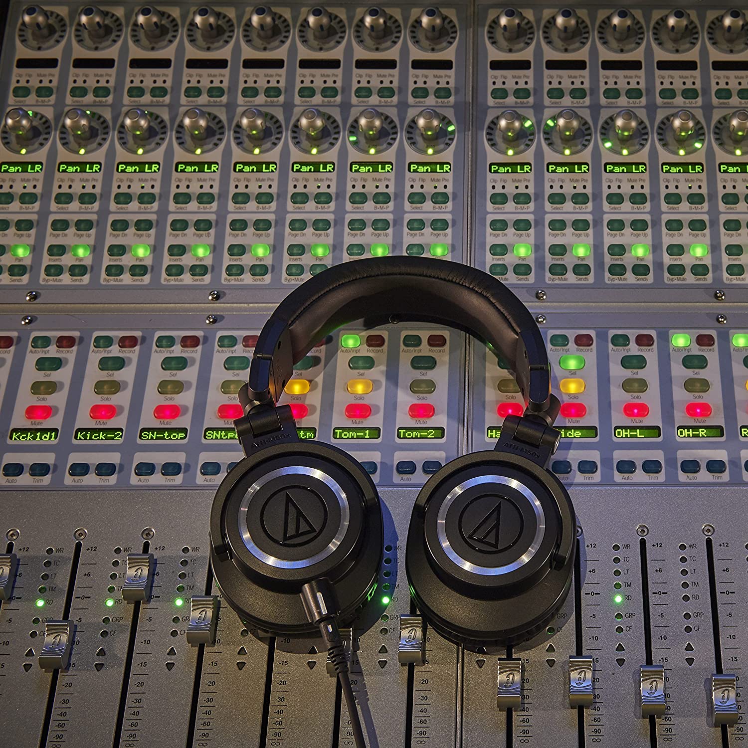 audio technica ath-m50x,หูฟังมอนิเตอร์,หูฟังทำเพลง,หูฟังมิกส์เพลง,studio monitor,มืออาชีพ,ใส่สบาย,เสียงเที่ยงตรง